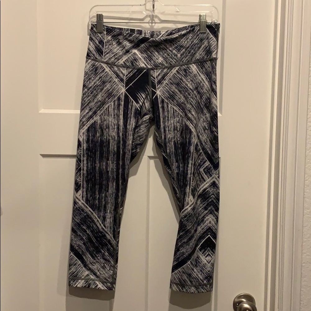 Lululemon crops